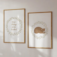 Poster-SET - Zahlenposter und schlafender Bär im Blumenkranz - A4 oder A3