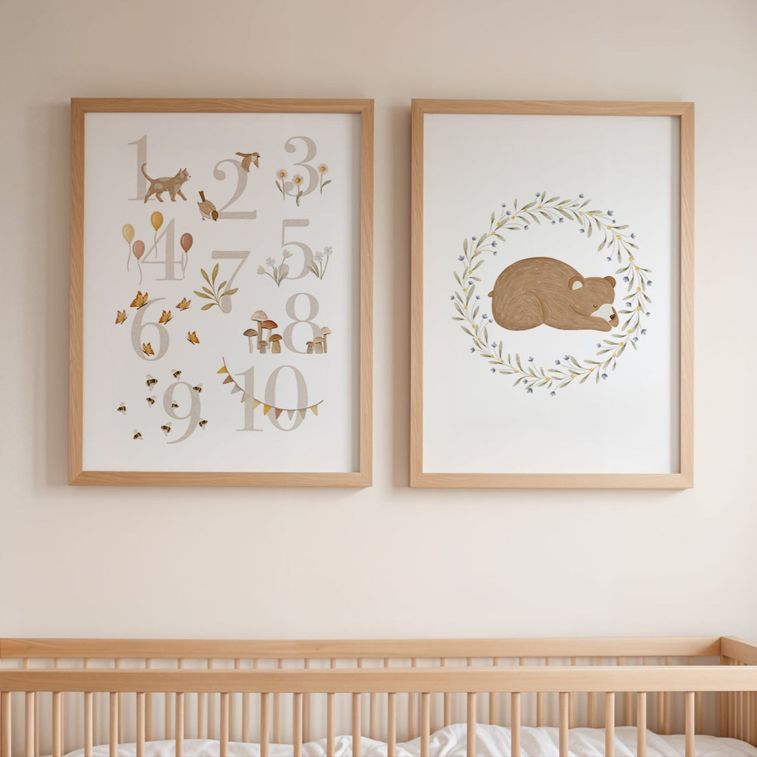 Posterset - Zahlenposter & schlafender Bär im Blumenkranz - A4 oder A3