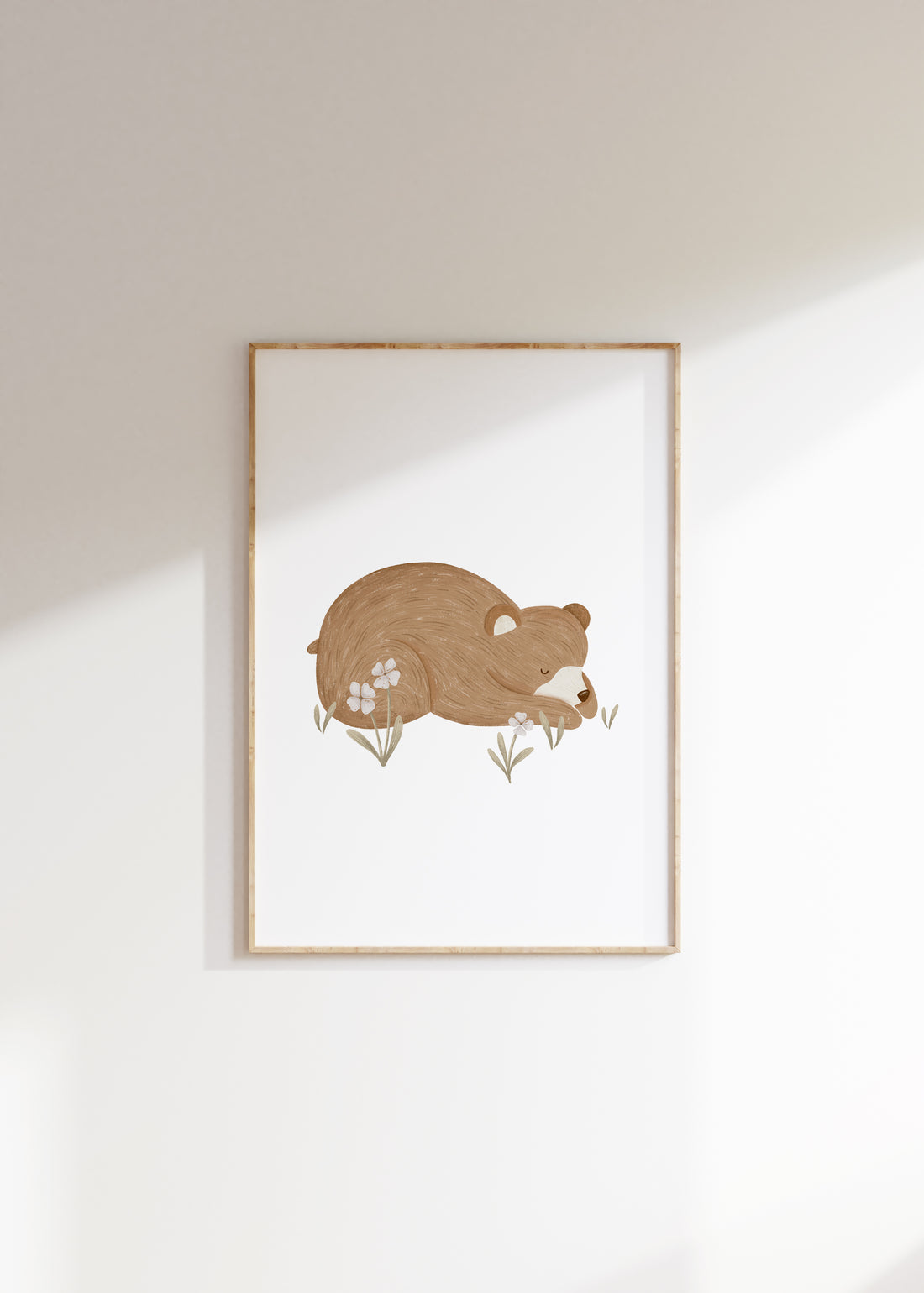 Poster - schlafender Bär in Blumenwiese - A4 oder A3